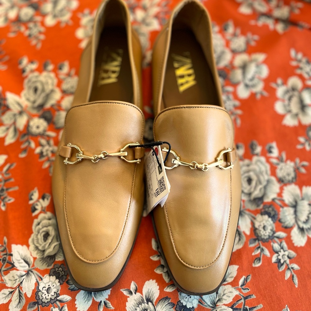 NWT ZARA Buckled Leather Loafers